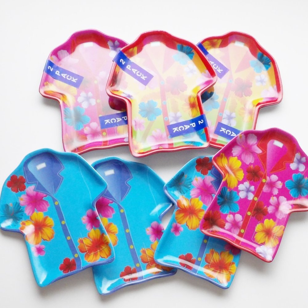 Set of 10 Hawaiian Shirt Plates Pool Party Perfect New & Used Plastic Melamine - Picture 5 of 5